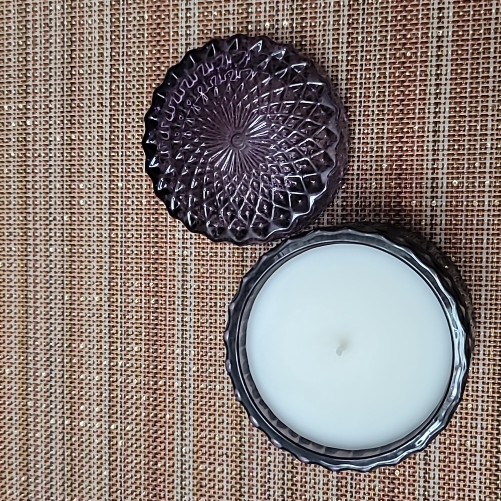 COPY - Leoben Co, Violet & Santal, 6oz soy candle, NWT - Picture 2 of 5